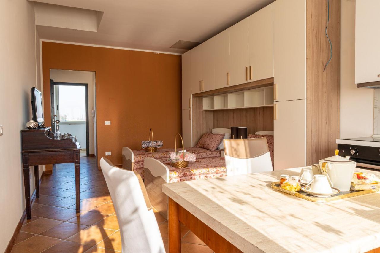 Gold Oasi - Business Solution Aparthotel Φεράρα Εξωτερικό φωτογραφία