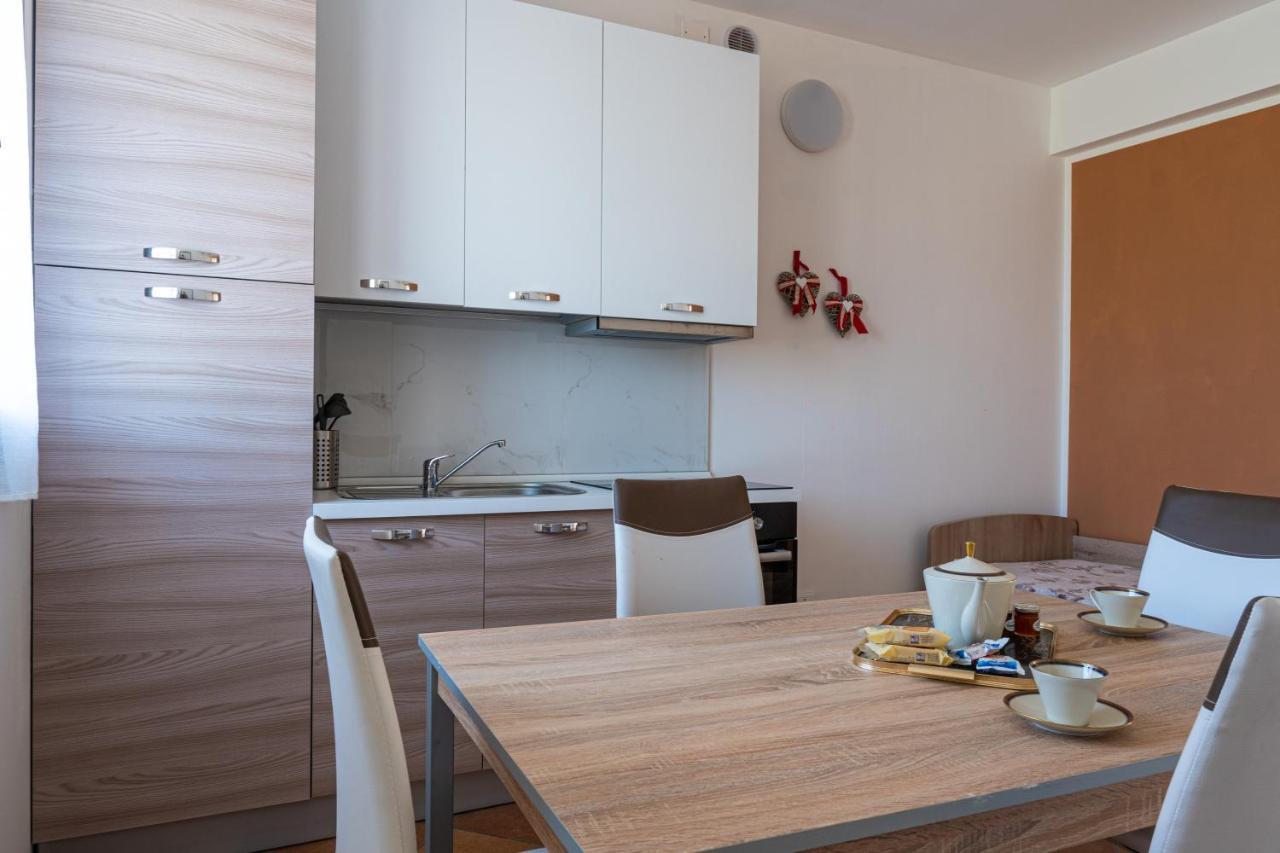 Gold Oasi - Business Solution Aparthotel Φεράρα Εξωτερικό φωτογραφία
